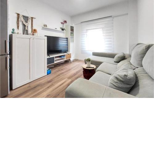 Awesome Apartment In Castell De La Plana With Wifi And 3 Bedrooms