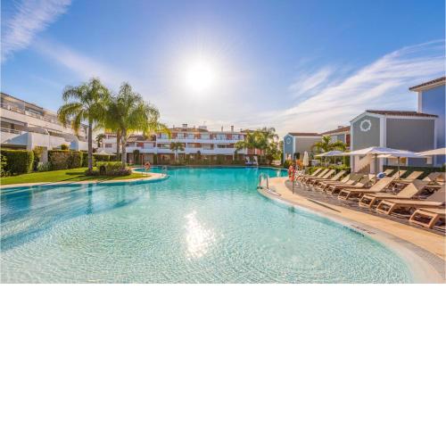 Awesome apartment in Estepona with 2 Bedrooms, WiFi and Outdoor swimming pool