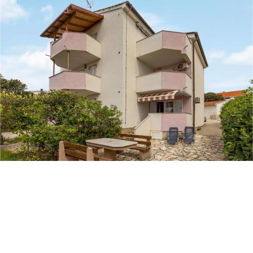 Awesome apartment in Mandre with WiFi and 2 Bedrooms