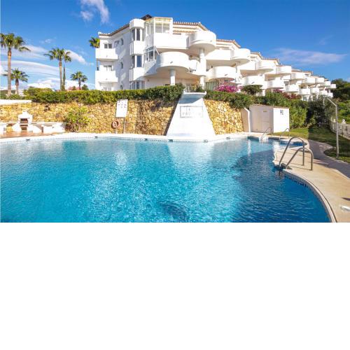 Awesome Apartment In Mijas Costa With Wifi, Outdoor Swimming Pool And Swimming Pool