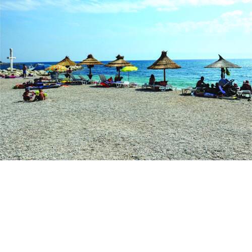 Awesome apartment in Podstrana w/ WiFi and 3 Bedrooms