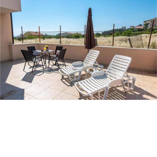 Awesome apartment in Podstrana with 1 Bedrooms
