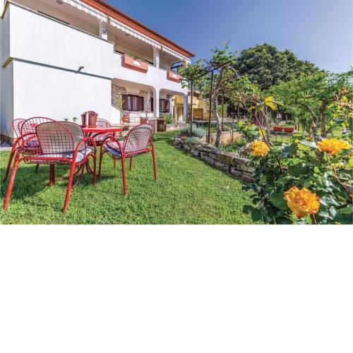 Awesome apartment in Pula w/ WiFi and 2 Bedrooms