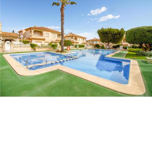 Awesome apartment in Torrevieja with Outdoor swimming pool, 2 Bedrooms and Swimming pool
