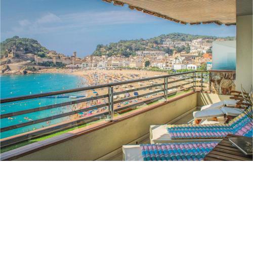 Awesome apartment in Tossa de Mar with 4 Bedrooms and WiFi