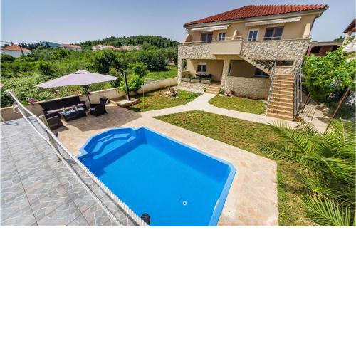 Awesome apartment in Zdrelac with WiFi and 2 Bedrooms