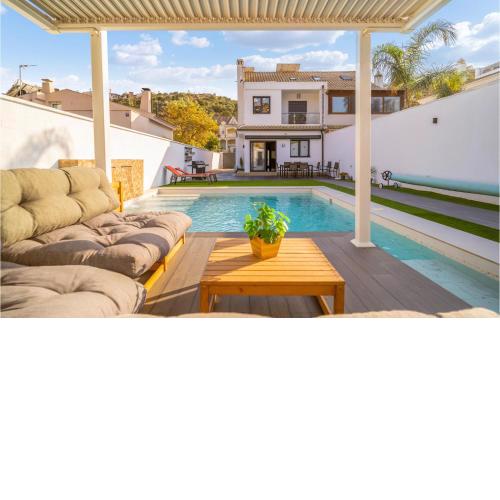 Awesome Home In Benalmdena With Swimming Pool, Private Swimming Pool And 5 Bedrooms