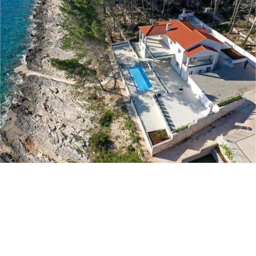 Awesome home in Blato with 6 Bedrooms