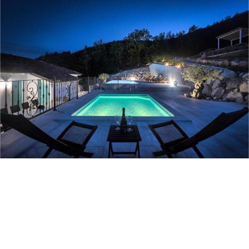 Awesome home in Buzet with WiFi, Outdoor swimming pool and 7 Bedrooms