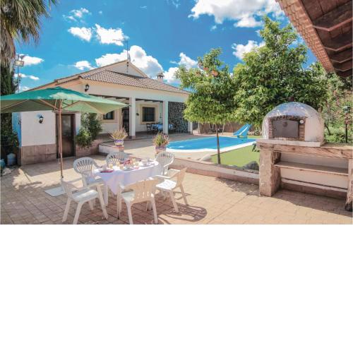 Awesome Home In Casariche With 3 Bedrooms, Wifi And Outdoor Swimming Pool