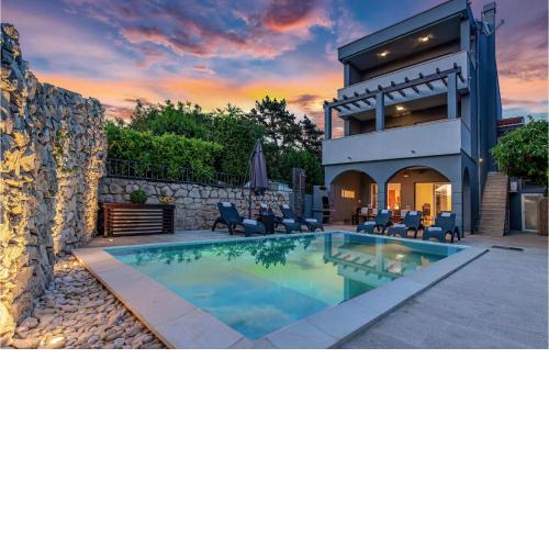 Awesome home in Crikvenica with WiFi, Outdoor swimming pool and 6 Bedrooms