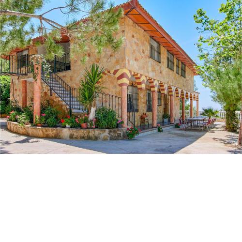 Awesome Home In Doa Menca With Wifi, 7 Bedrooms And Private Swimming Pool