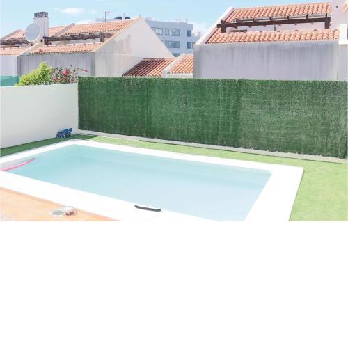 Awesome Home In Fuengirola With 3 Bedrooms, Wifi And Swimming Pool