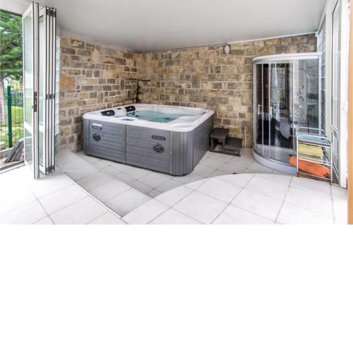 Awesome home in Izola w/ Sauna, WiFi and 3 Bedrooms