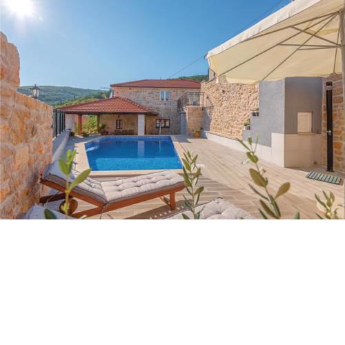 Awesome home in Krivodol w/ Outdoor swimming pool, Outdoor swimming pool and 3 Bedrooms