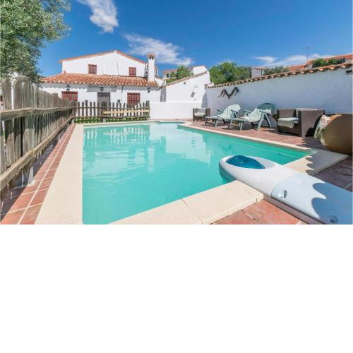Awesome Home In La Cardenchosa With Outdoor Swimming Pool, Wifi And 5 Bedrooms