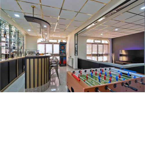 Awesome home in Lokvicici with 4 Bedrooms