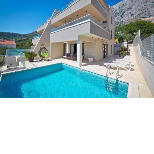 Awesome home in Makarska with Sauna, Outdoor swimming pool and 3 Bedrooms