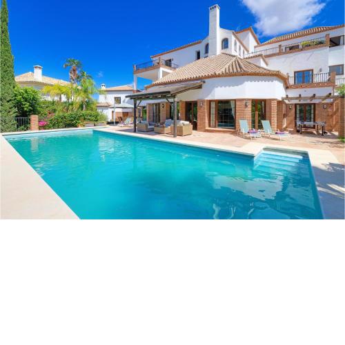 Awesome Home In Mijas Costa With Outdoor Swimming Pool, Wifi And 5 Bedrooms