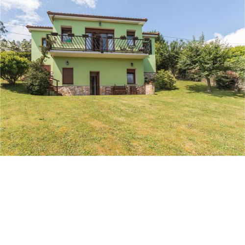 Awesome Home In Pravia With 3 Bedrooms