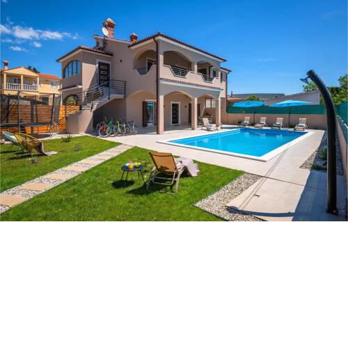 Awesome home in Pula w/ Outdoor swimming pool, Jacuzzi and Sauna
