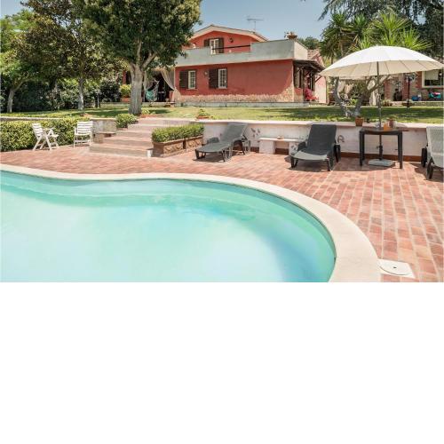 Awesome home in Roma with 3 Bedrooms, WiFi and Outdoor swimming pool