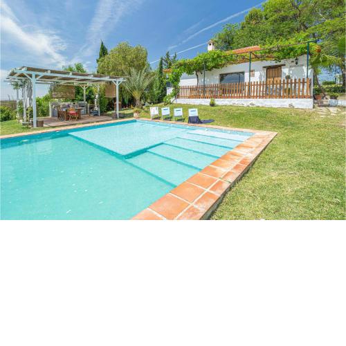 Awesome Home In Sevilla With 4 Bedrooms, Wifi And Outdoor Swimming Pool