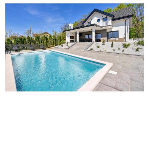 Awesome home in Stubicke Toplice with WiFi, Outdoor swimming pool and 5 Bedrooms