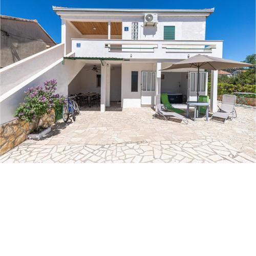 Awesome home in Vinisce with WiFi and 3 Bedrooms