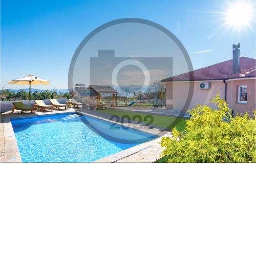 Awesome home in Vinjani donji with 3 Bedrooms