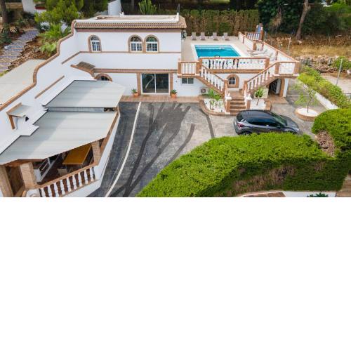 Ayma Villa family