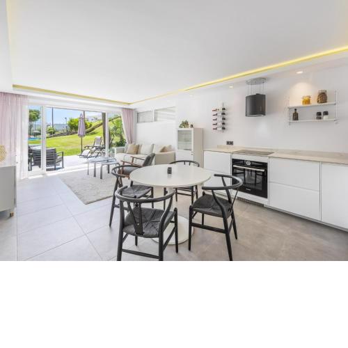 Azahara1 Beautiful apartment frontline golf