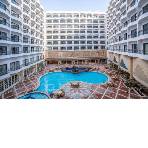 Azal Pyramids G-Hotel