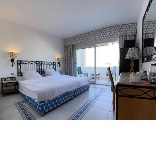 Azure Retreat - Private Luxury Sea View Apartment