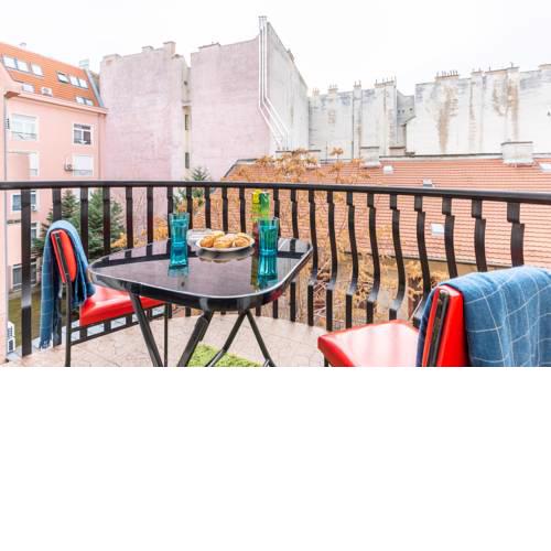 B Apartment ( Best Location-Downtown)