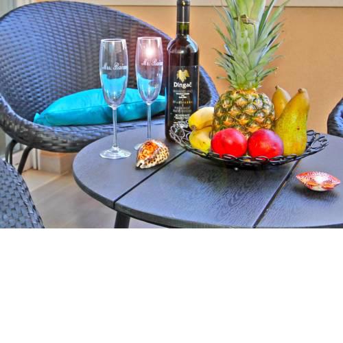 Bacan Family Apartments