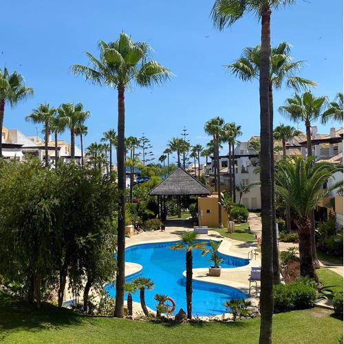 Bahía de Marbella Beachfront 2 bedroom apartment