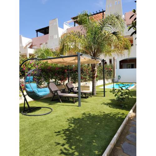 BAJO en PRIMERA LÍNEA de VERA-PLAYA con piscina privada!