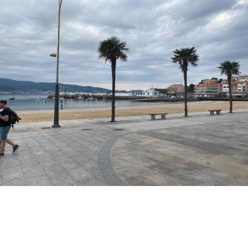 bajo en pueblo marinero