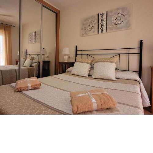 Bajo estupendo con patio y piscina privada a 300 metros de la playa!