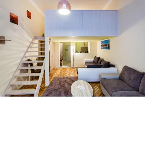 Balassi 27 Parliament Apartment