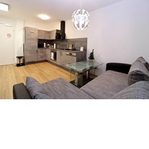 Balcony/pool/free parking garage Studio