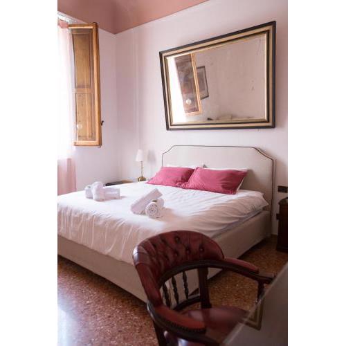 Baldovini Home Stay, Close to the city center