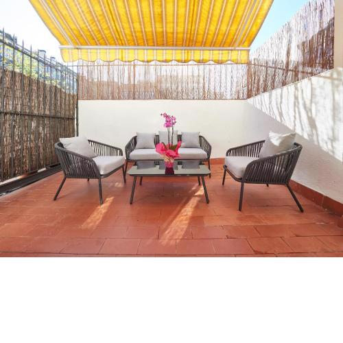 BarcelonaForRent The Living Apartment