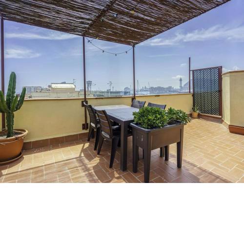Barceloneta: Dreaming Pent with Terrace and views