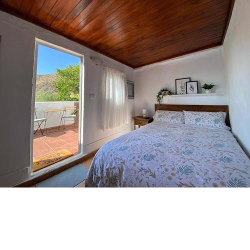 B&B and Apartments El Charco Azul