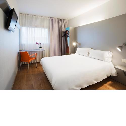 B&B HOTEL Girona 2