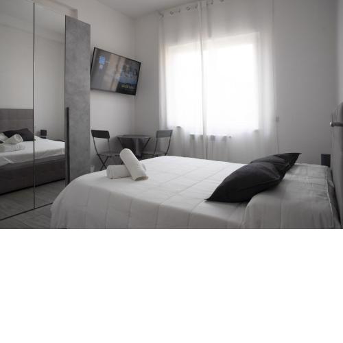 B&B Monteleone ,12