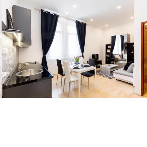 B\BEST LOCATION at Budapest 4 you\with A/C