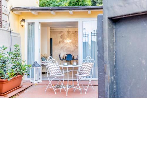BBHOME Design suite Apartment over Trastevere district